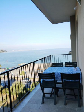 Appartamento con terrazza fronte mare Cogoleto